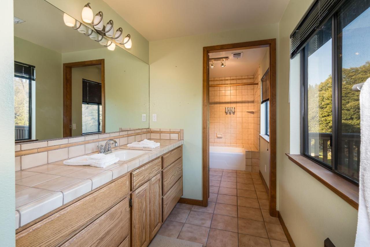 Casa Rio Yosemite -Waterfall Plus 9 Acres Окхерст Экстерьер фото